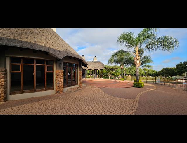2 BEDROOM APARTMENT FOR SALE IN MOOIKLOOF RIDGE